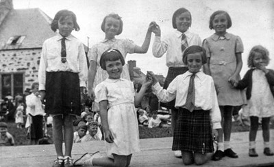 Presentation at 1939 sports day.