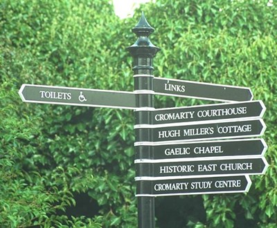 Signpost at east end of Shore St - 1998