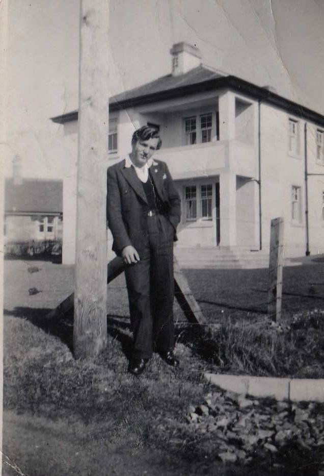 Derry Duff outside the White House - c1947