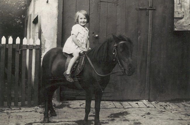 May Clelland (Grant) at 62 Church St - c1931