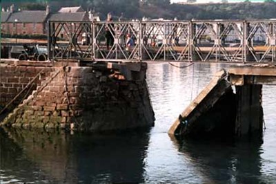 New bridge being put in place