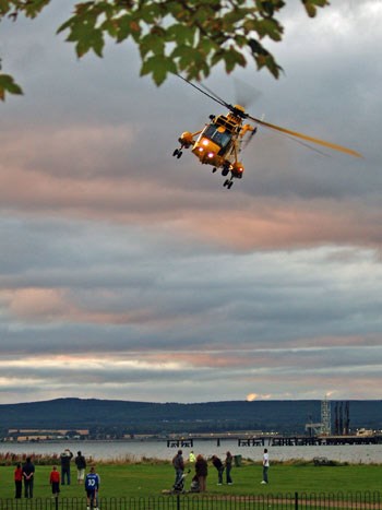 Sikorsky Rescue Helicopter landing on the Links