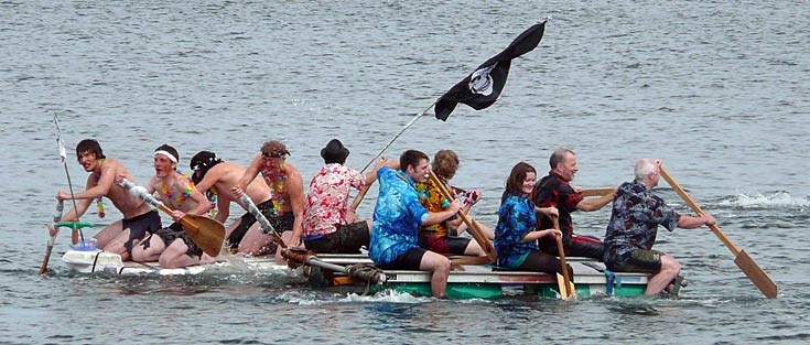 Coming and Going at the Cromarty Raft Race 2009