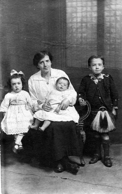Helen Gairn Finlayson and family