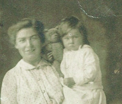 Nellie Hogg, nee Finlayson and her daughter Nellie Mackenzie