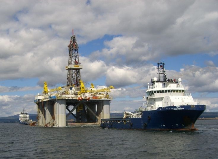 The Wil Phoenix on tow up the Cromarty Firth