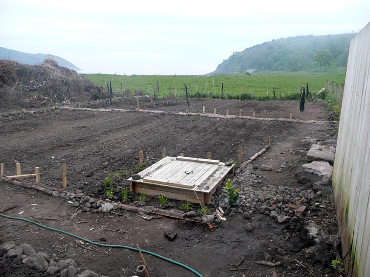 Cromarty Allotments - divide into plots and planting begins