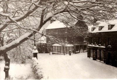 A busy winter's day in High Street