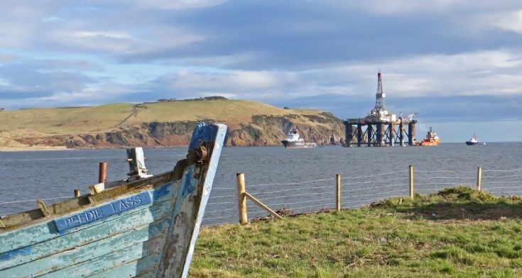 The Sedco 704 semi-submersible drilling rig heading for Nigg Yard