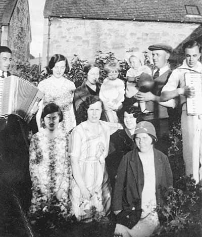 Eastwood family group - c1933