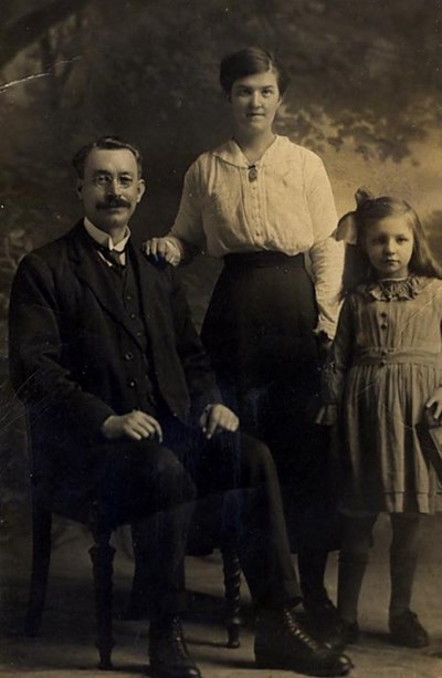 Robbie and Bella Chapman - c1919