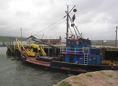 Dredging the harbour - 23 Jun 2004