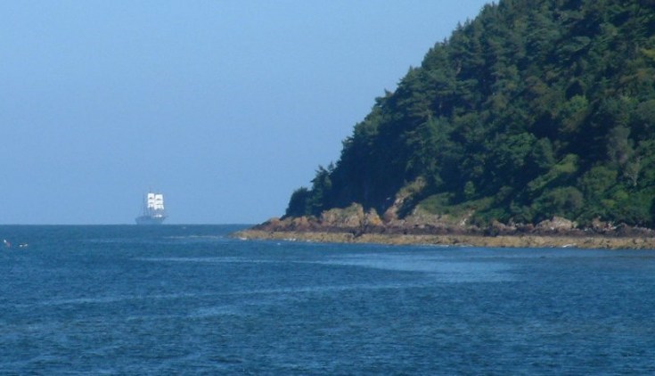 Sea Cloud II approaching the Sutors - under sail