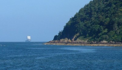 Sea Cloud II approaching the Sutors - under sail