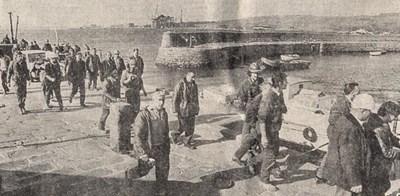 Nigg Workers coming off the Ferry - 1974