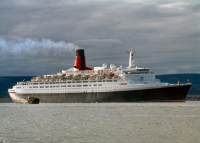 The Cromarty Rose and the QE2