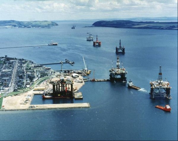 Rig Conversion in the Queens Dock