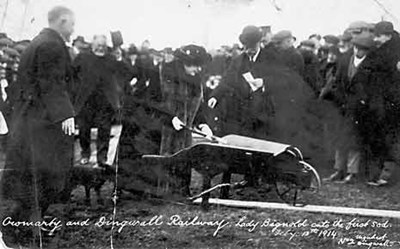 Cutting the first sod