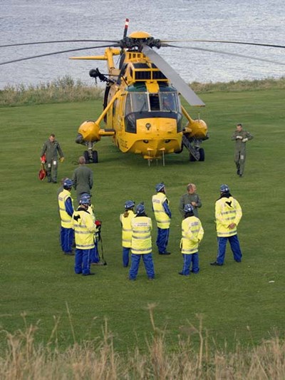 Helicopter and Coastguard on Links