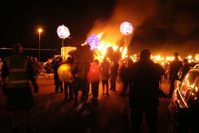 Bonfire Night 2007 - Torch-lit procession gathers