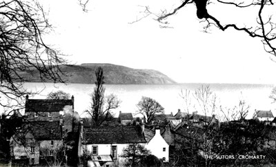 The Sutors, Cromarty - Postcard showing Fishertown area and North Sutor 