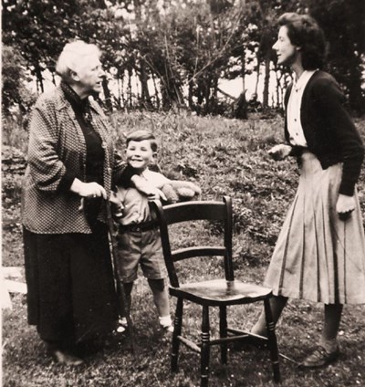 Mrs. E.A.A. Guise with her daughter Kitty Hart and grandson Christopher at Woodside. c. 1953