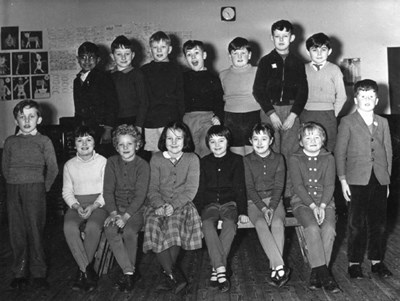 Cromarty School Primary 4 class, 1963/64