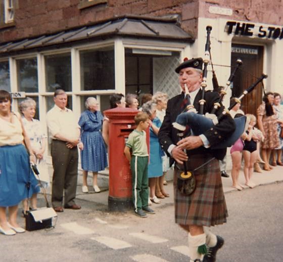 Piper at dedication of Plaque - 1983