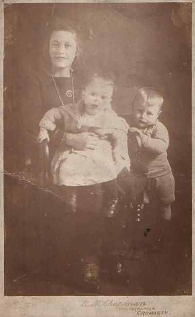 Elsie, Jean and Donald Hogg - c1922