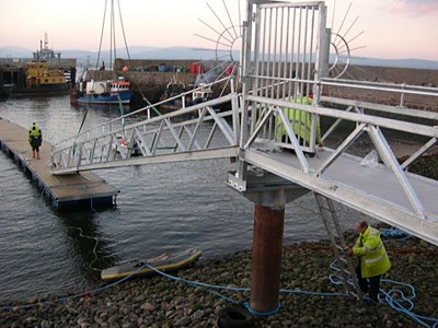 Installation of Pontoon Bridge - 9 Dec 04